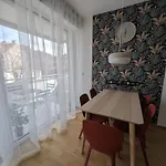 Lend City Apartment Family Self-Check-In